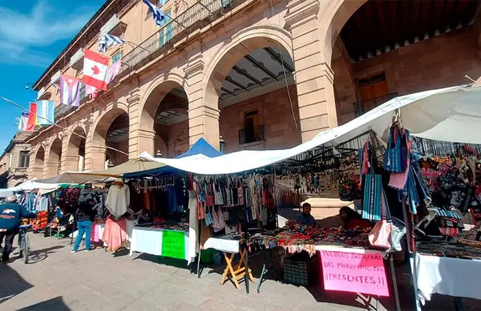 Plantón indígena se mantiene firme