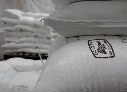 Ajustan arancel a la importación de azúcar