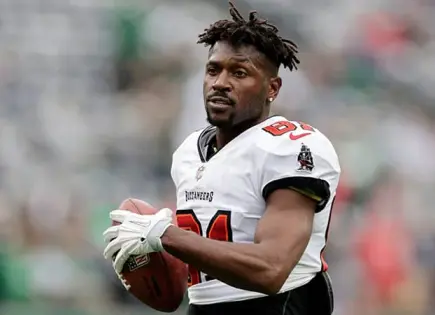 Antonio Brown se declara no culpable