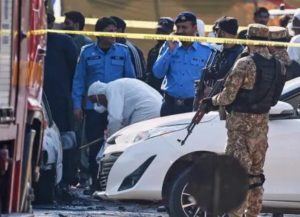 Atentado suicida en Islamabad mata a 12 personas