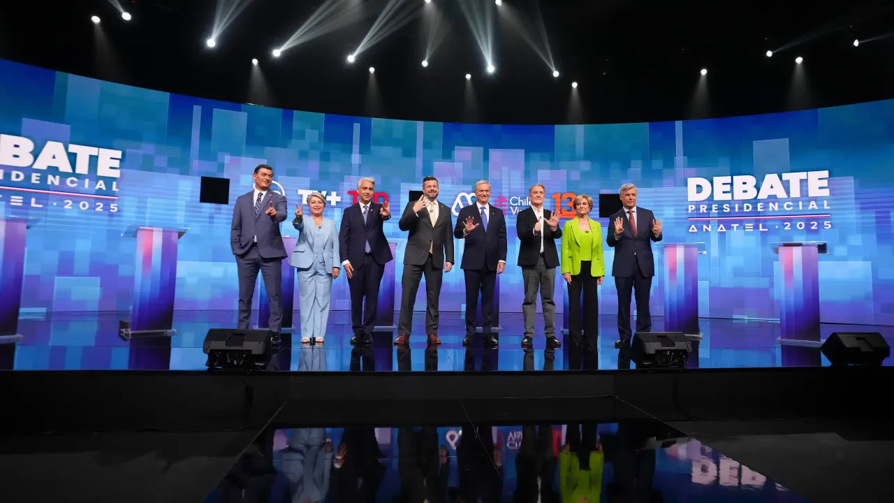 Candidatos presidenciales de Chile cierran campaña en medio de polarización