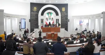 Congreso da manga ancha al Ejecutivo