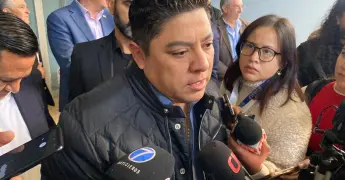 Gallardo promete dejar "limpia" la Dirección de Pensiones del Estado