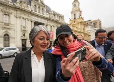 Jeannette Jara, la candidata comunista que desafía las elecciones presidenciales de Chile
