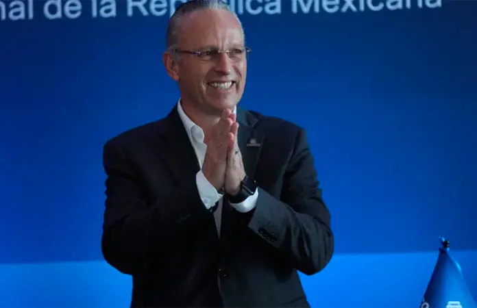 José Medina Mora se registra como candidato único para presidir el CCE