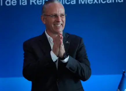 José Medina Mora se registra como candidato único para presidir el CCE