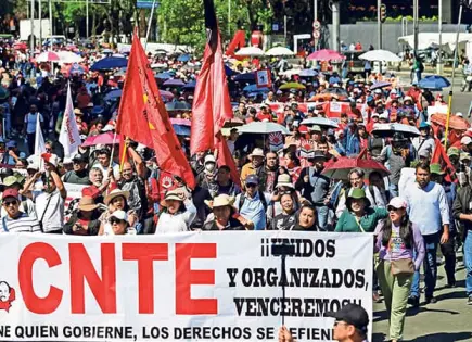 Llaman a la CNTE a mantener diálogo Llaman a la CNTE a mantener diálogo