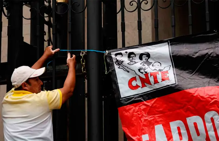 Rosa Icela insta a CNTE a dialogar ante anuncio de paro