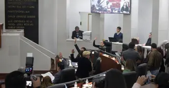 Crónica | Un voto de fe: discursos de justicia, decreto sin sustento