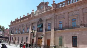 Anuncia Lara Enríquez un recorte de personal