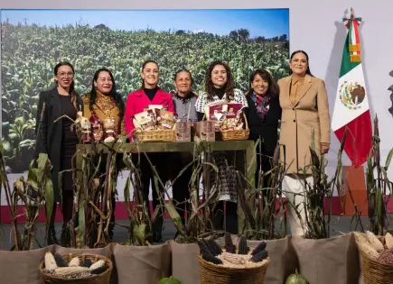 Claudia Sheinbaum presenta tortillas, tostadas y totopos del Bienestar