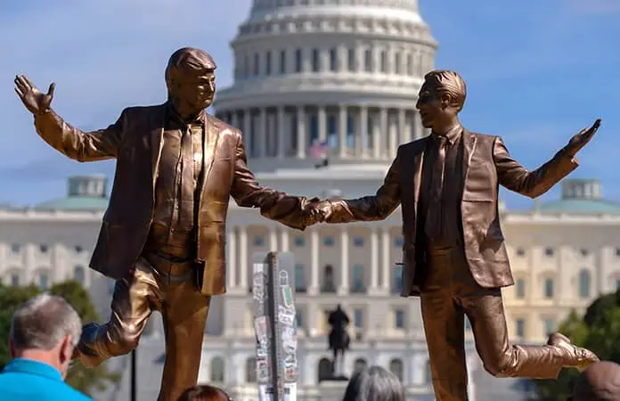 “D. Trump sabía sobre las chicas”