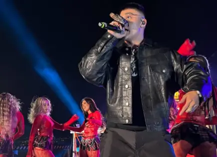 El Malilla prende el helipuerto del WTC con un show íntimo y lleno de regalos para sus fans