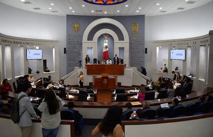 Fast track a inciativa de censura