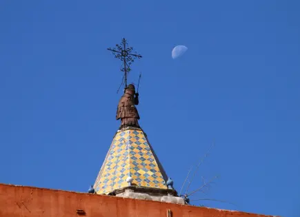 Foto del día | Luna sobre el Museo del Virreinato