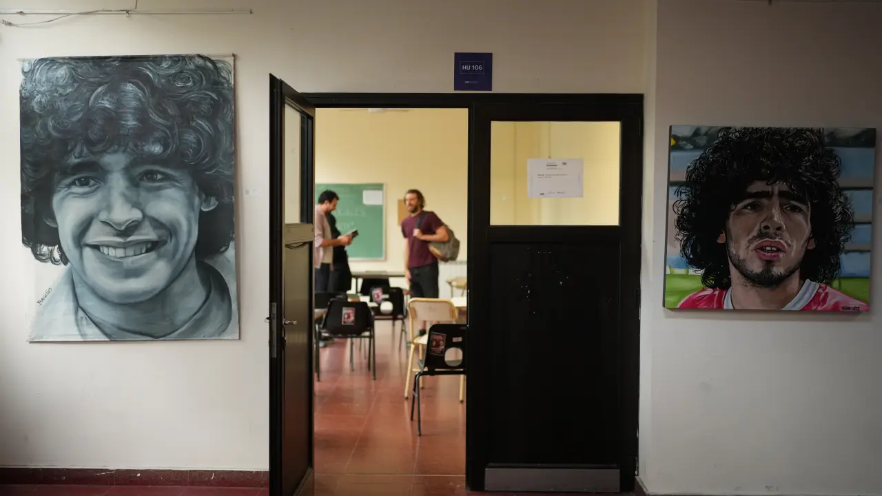 Hija de Maradona llora en proceso a magistrada que frustró juicio: "Mi papá merecía la verdad"