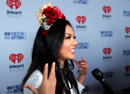 Lupita Infante brilla en la Premiere del Latin Grammy 2023