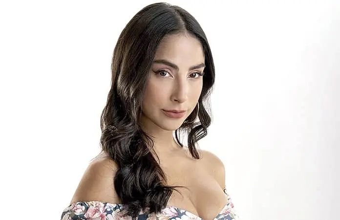 MARÍA CH. SE VA A CASAR