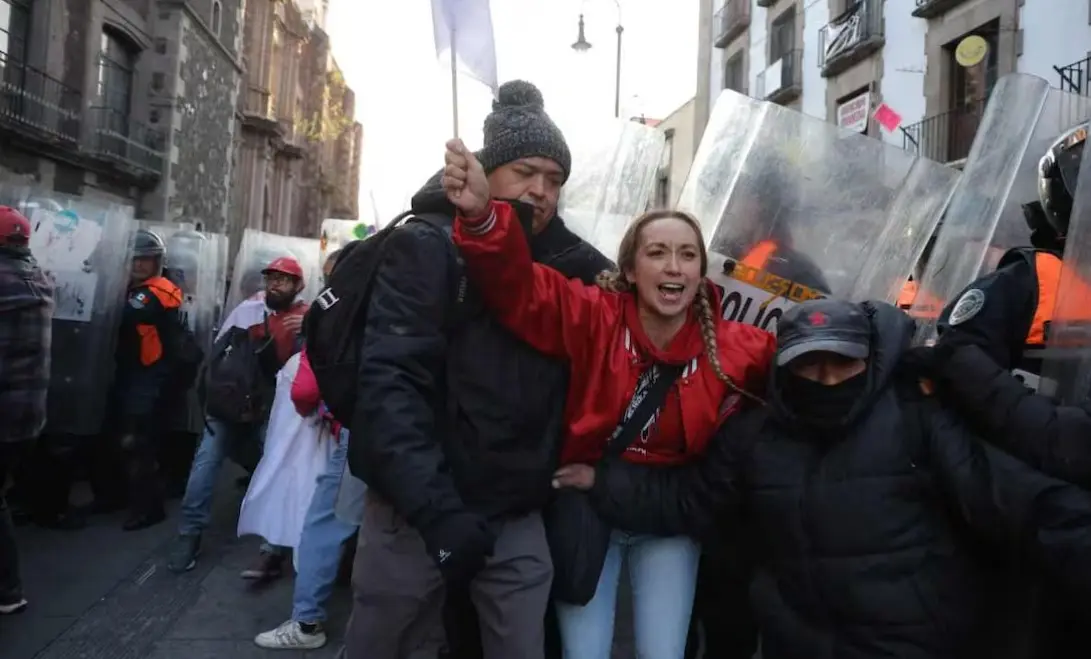 Protestas obligan de nuevo a la Suprema Corte a sesionar en sede alterna