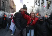 Protestas obligan de nuevo a la Suprema Corte a sesionar en sede alterna