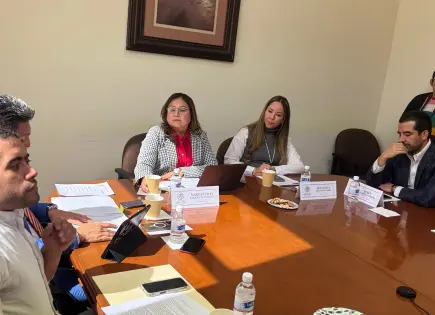 Comisión avala delitos de IA en fast track y con voto dividido