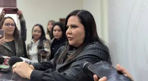 Aradillas promete mejorar agua, basura y seguridad en Villa de Pozos