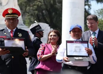 Brugada honra a "guerreros" que atendieron explosión en Puente de la Concordia e inundaciones Brugada honra a "guerreros" que atendieron explosión en Puente de la Concordia e inundaciones