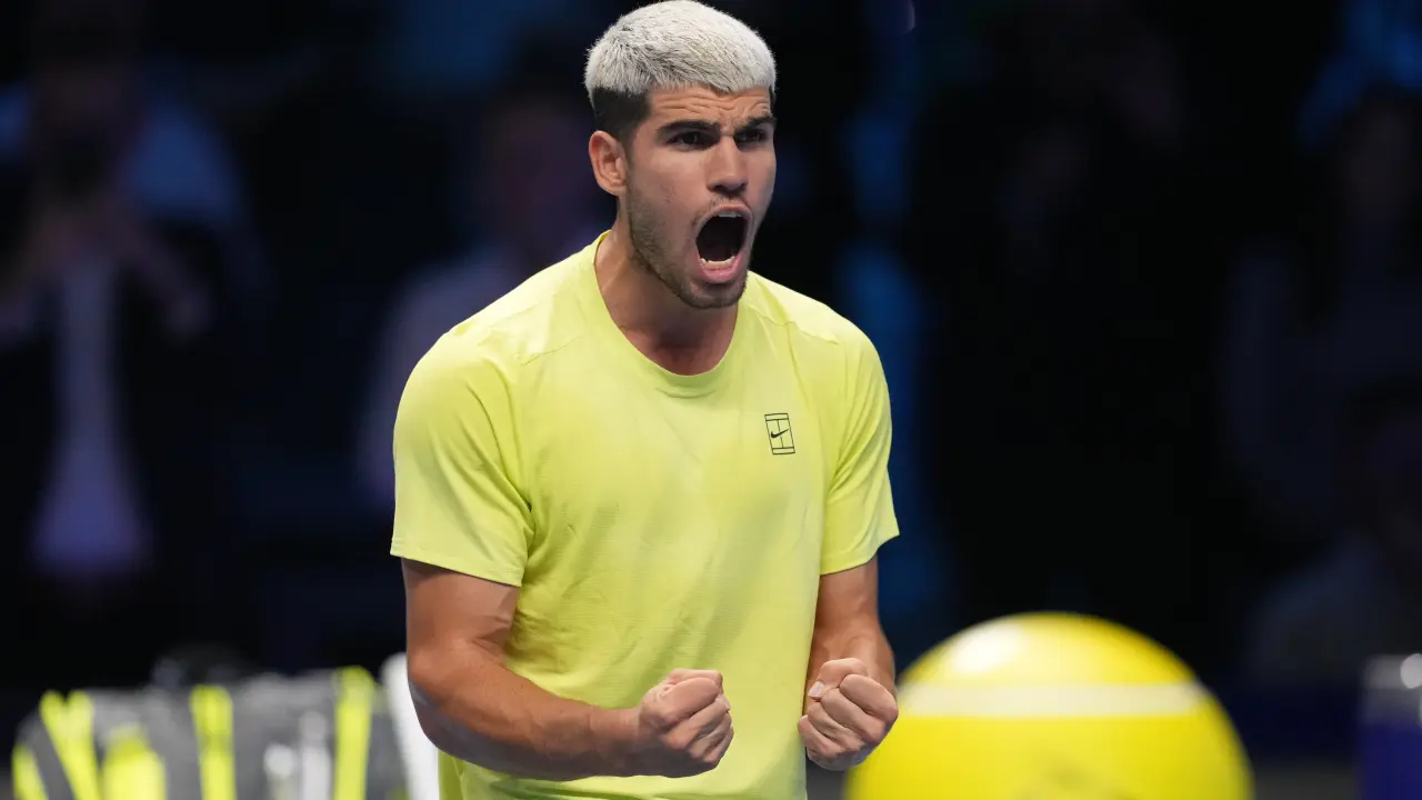 Carlos Alcaraz se convierte en el número 1 del tenis masculino al vencer a Musetti en las Finales de la ATP