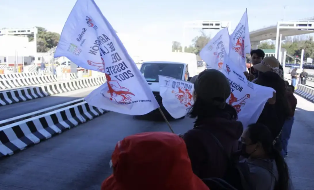 CNTE libera casetas en 20 estados para exhibir falta de acuerdos con el gobierno