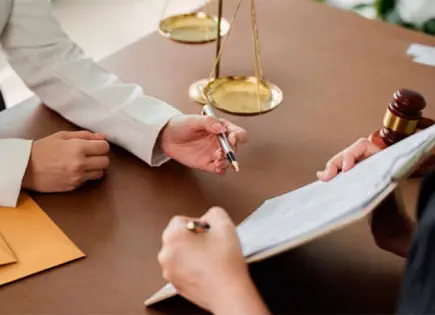 Finsus aplaude eliminación de letras chiquitas en contratos financieros