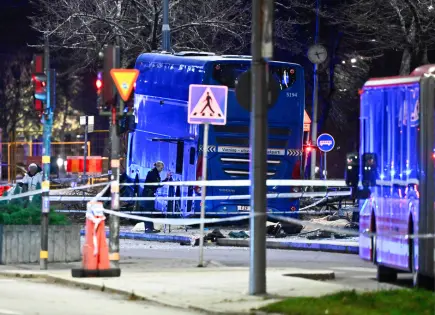 Policía investiga choque de autobús en Estocolmo