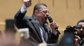 Presidente de Costa Rica en proceso por inmunidad legal