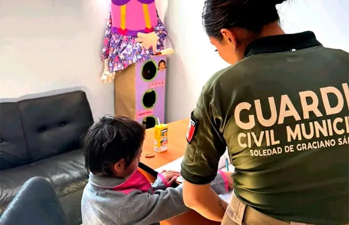 Resguardan a una niñita extraviada, en Hogares FF. CC.