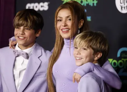 Shakira deslumbra en el estreno de "Zootopia 2" junto a sus hijos Milan y Sasha