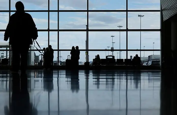 Sigue restricción al tráfico aéreo