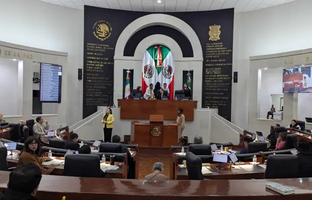 SLP aprueba castigar con prisión el uso indebido de IA; alertan riesgo de censura