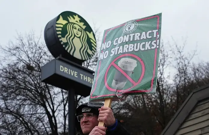Starbucks inicia huelga en 65 tiendas