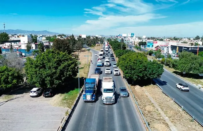 Transportistas de AMOTAC protestan ante la SICT