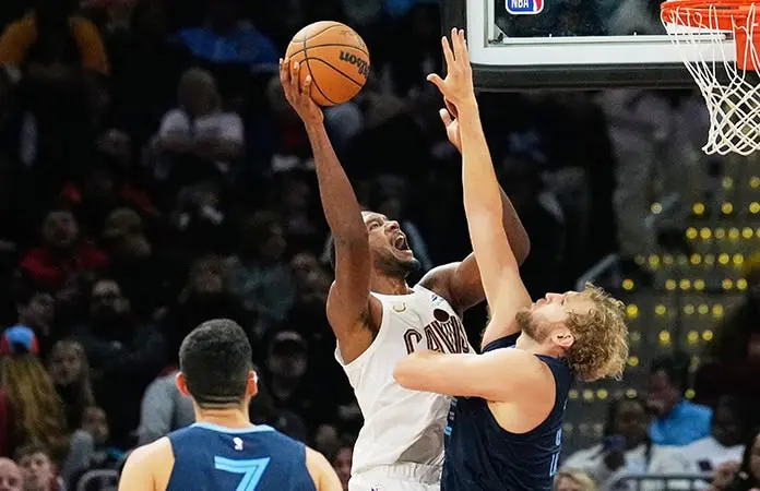 Cavaliers remontan y vencen a Grizzlies