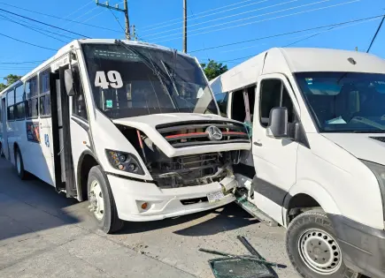 Colisión de vehículos en Ciudad Valles deja tres heridos leves Colisión de vehículos en Ciudad Valles deja tres heridos leves