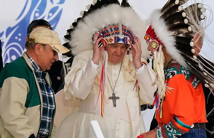 El Vaticano devuelve artefactos a Canadá