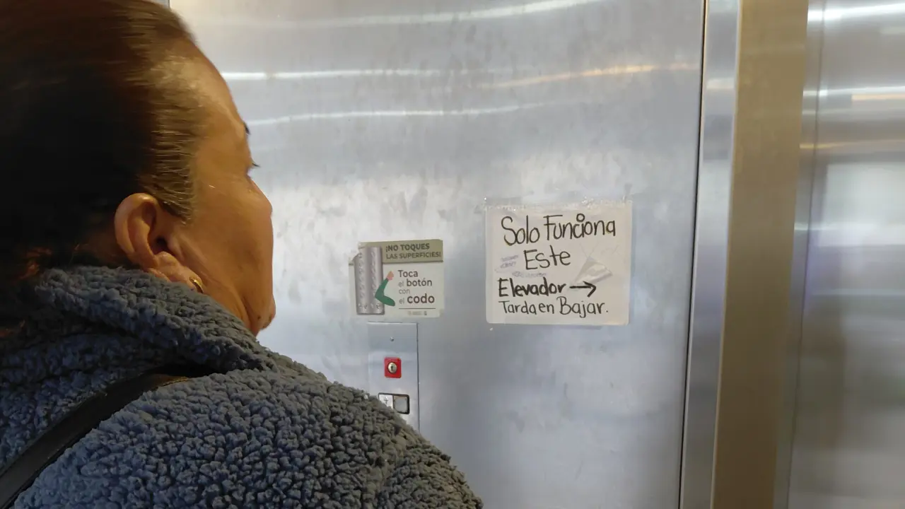 Elevadores del IMSS 50 llevan más de tres meses sin funcionar