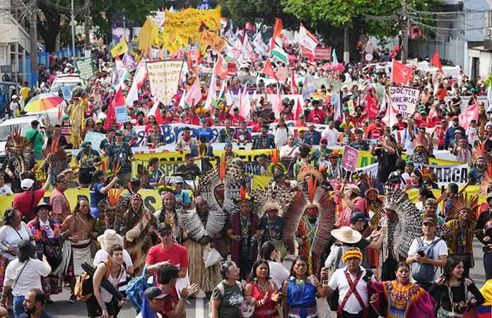 Marcha enmarca cumbre COP30