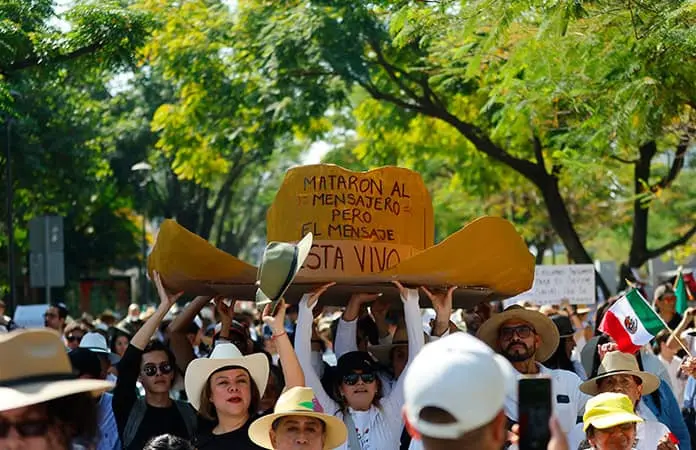 Replican la voz de Carlos Manzo
