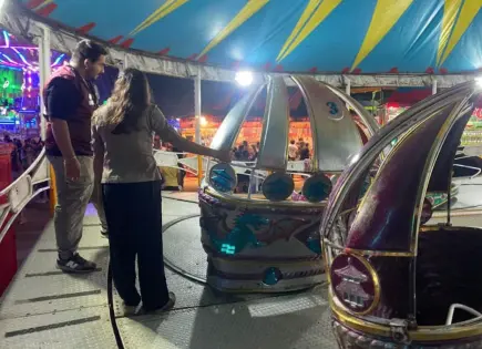 Tazas locas se descarrilan en Feria Yucatán