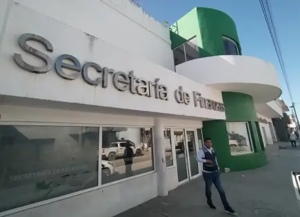 Cierran oficinas de Gobierno este lunes en Valles