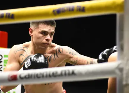 Función de boxeo en la Arena Potosí deja triunfos, golpes y un lleno total