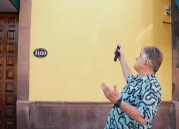 Video | Se roban letrero de Café Cortao