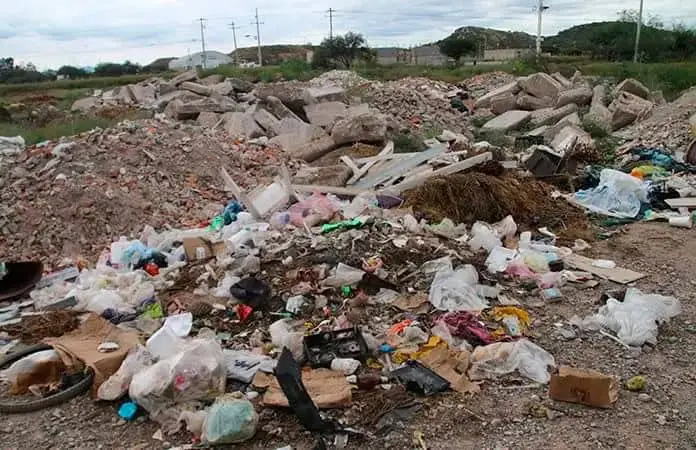Tiraderos clandestinos serían delito ambiental