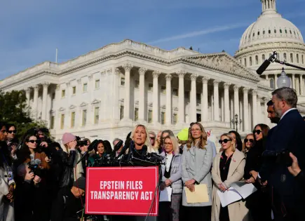 Cámara de Representantes de EEUU aprueba divulgación de archivos de Epstein Cámara de Representantes de EEUU aprueba divulgación de archivos de Epstein